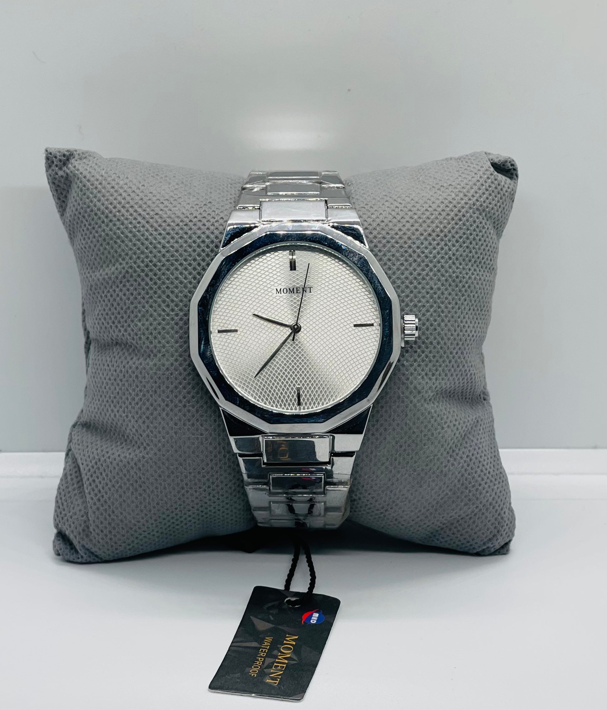Moment White Stainless Steel