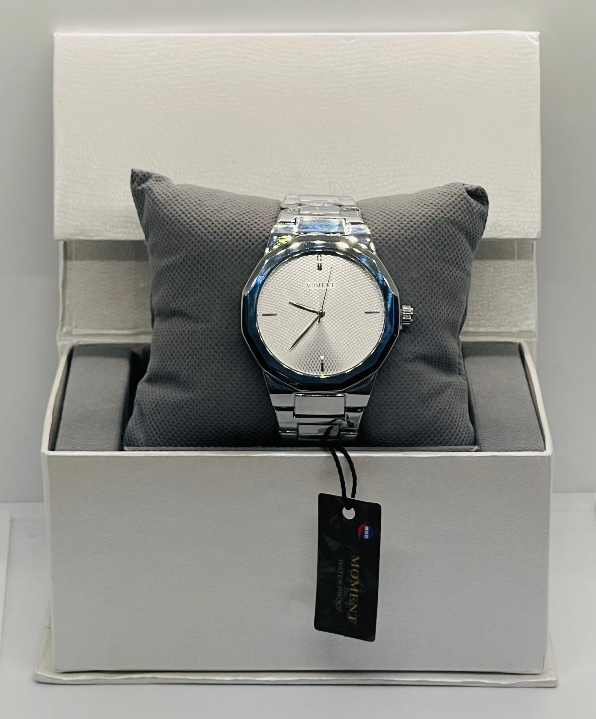 Moment White Stainless Steel