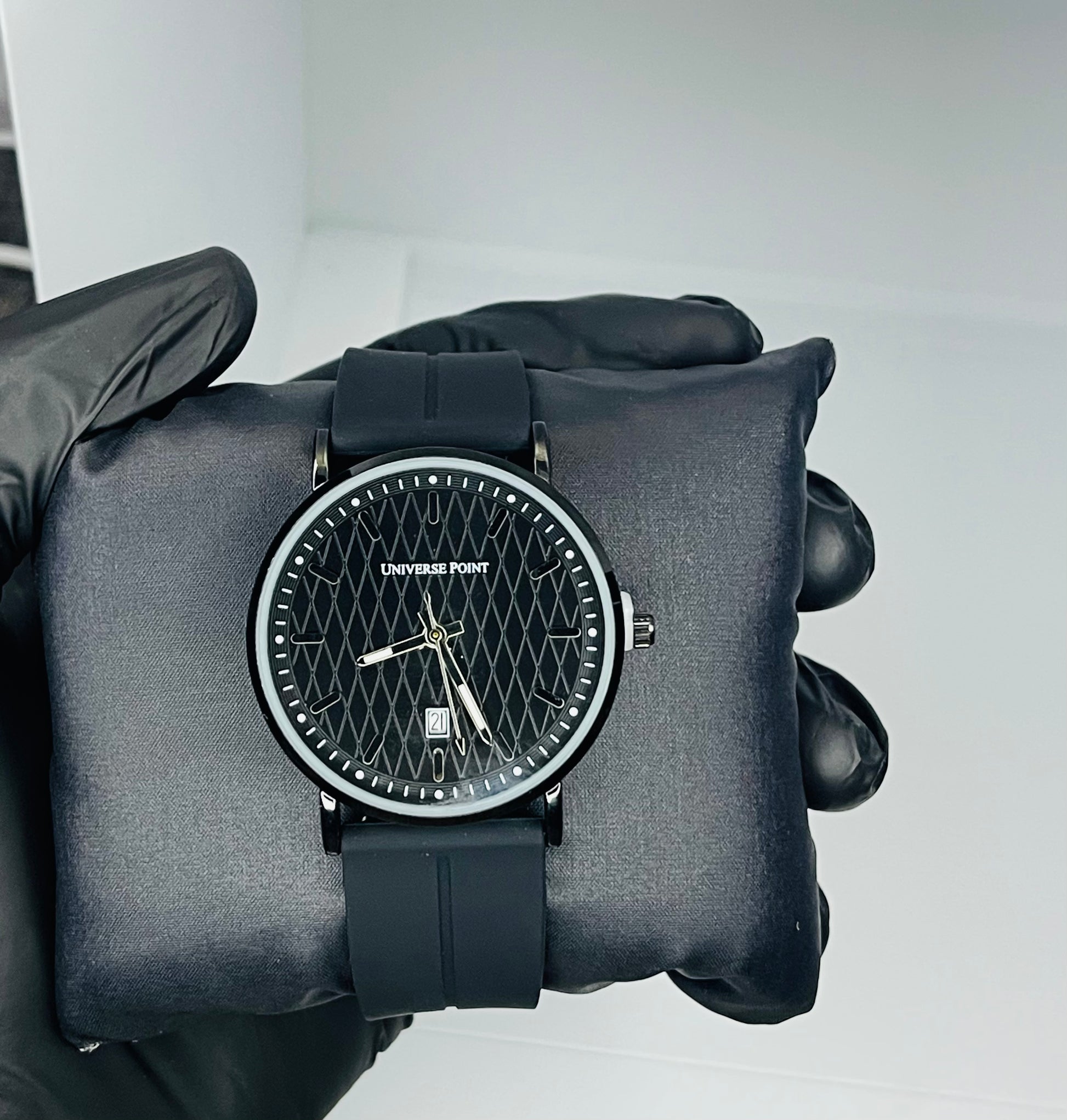 Universe Point Black Mesh Dial Edition